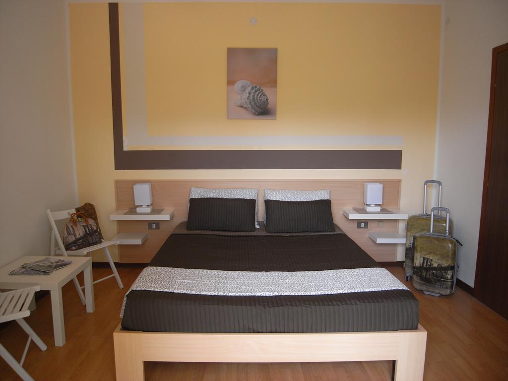 Hotel Moreri Градо Номер фото