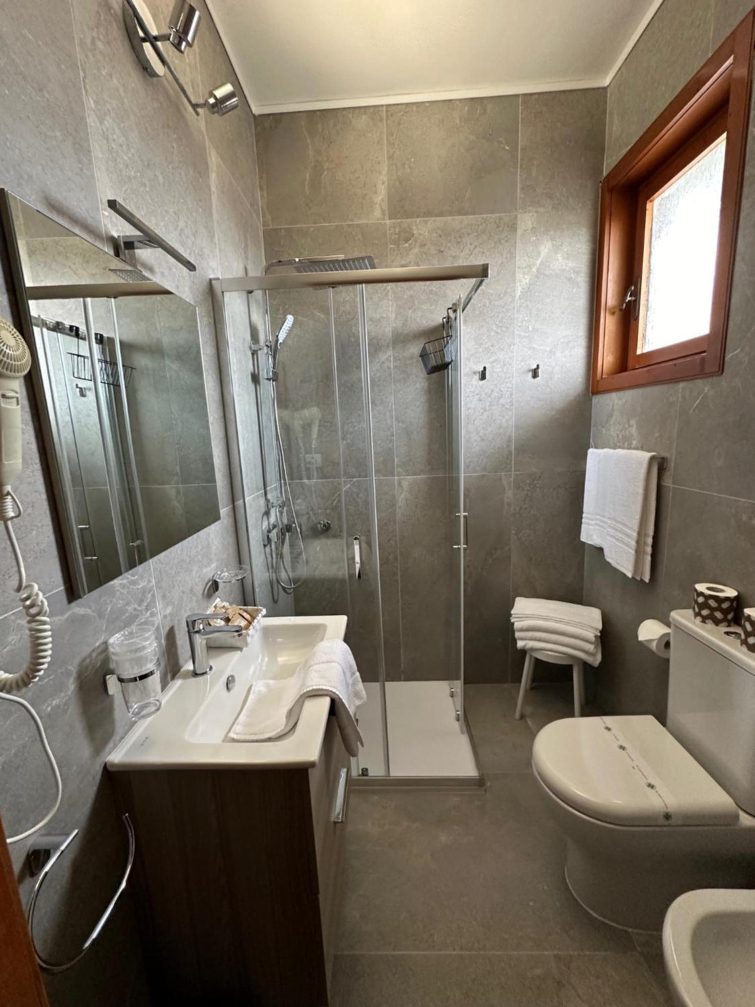 Hotel Moreri Градо Экстерьер фото