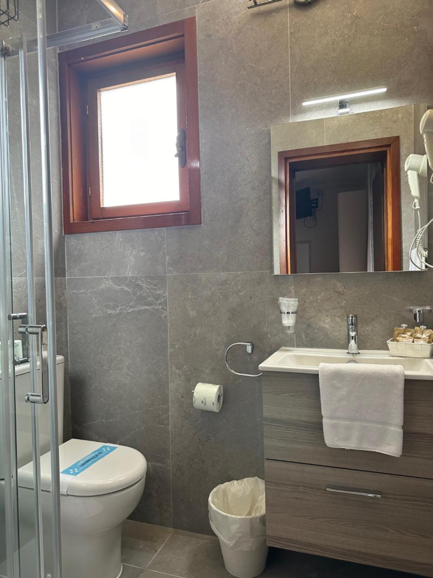 Hotel Moreri Градо Экстерьер фото